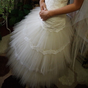 Продам очень красивое,  оригинальное свадебное платье
